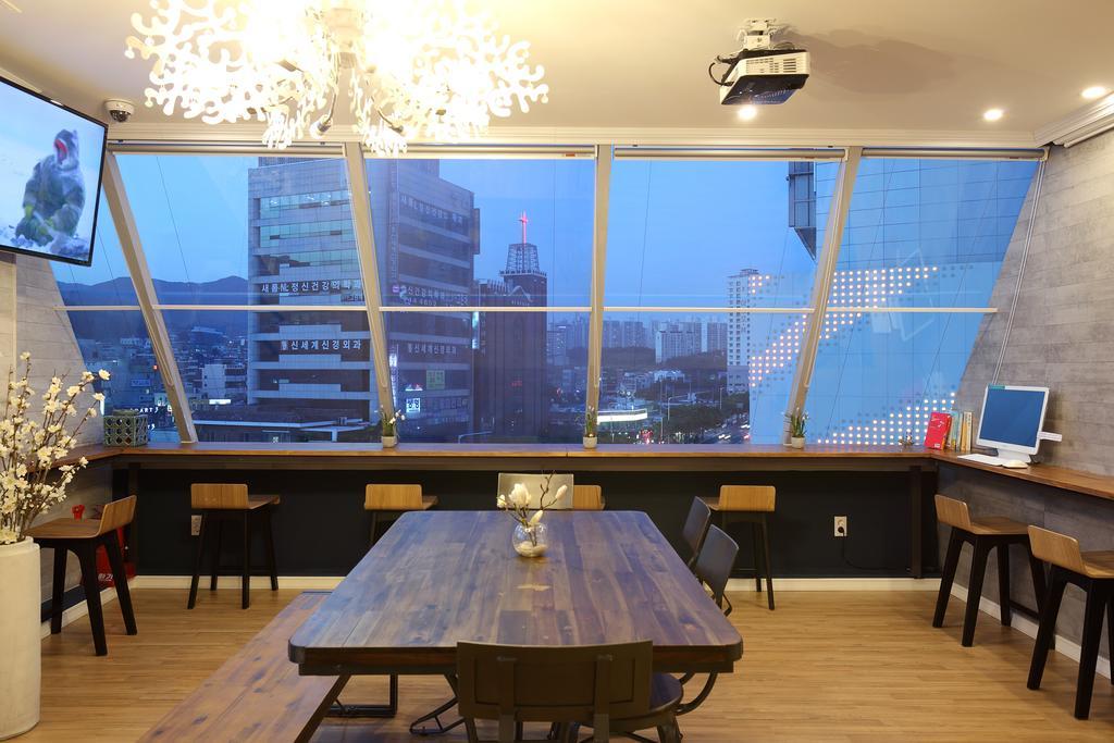 First Guesthouse Busan Exterior foto
