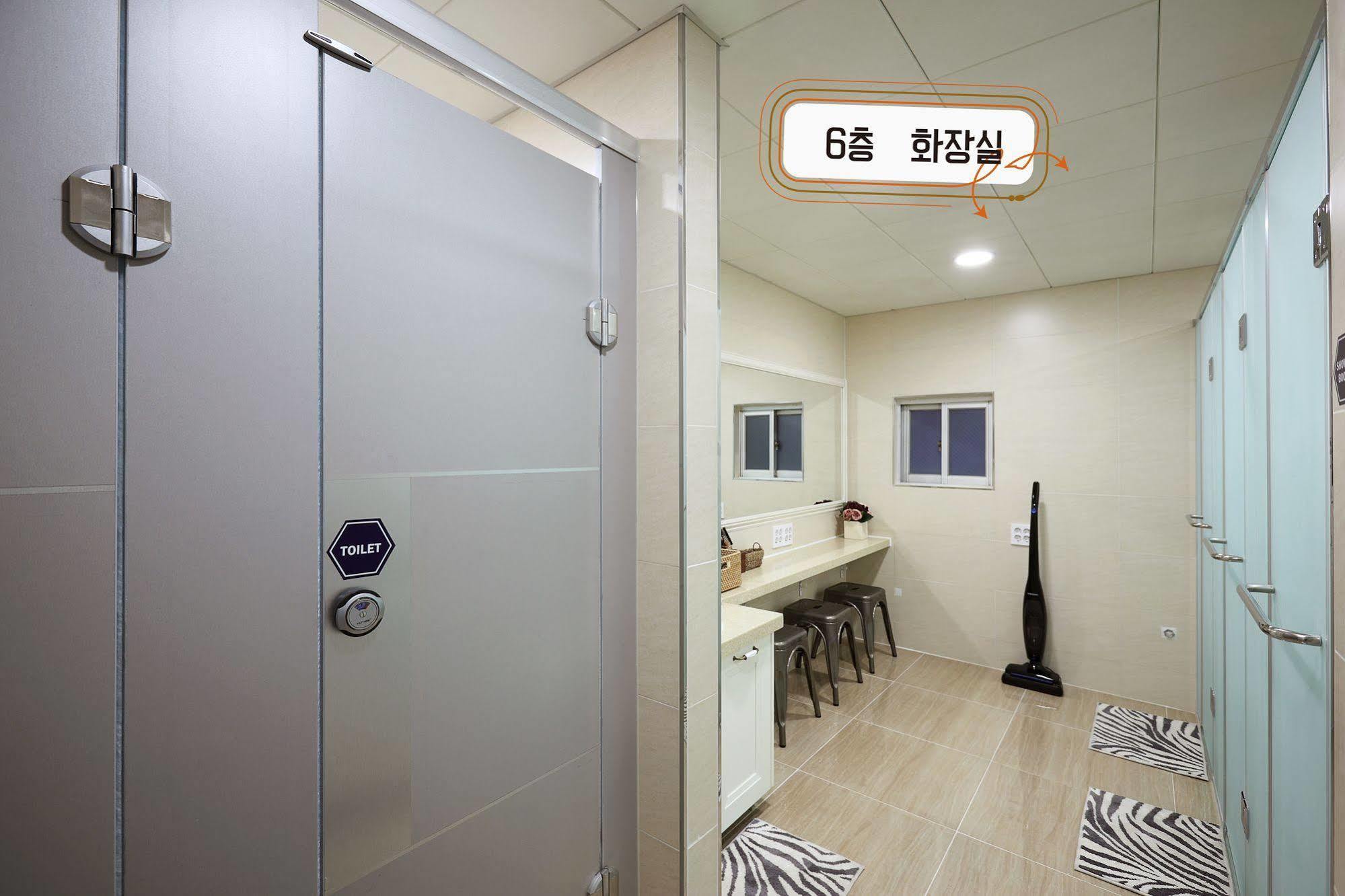 First Guesthouse Busan Exterior foto