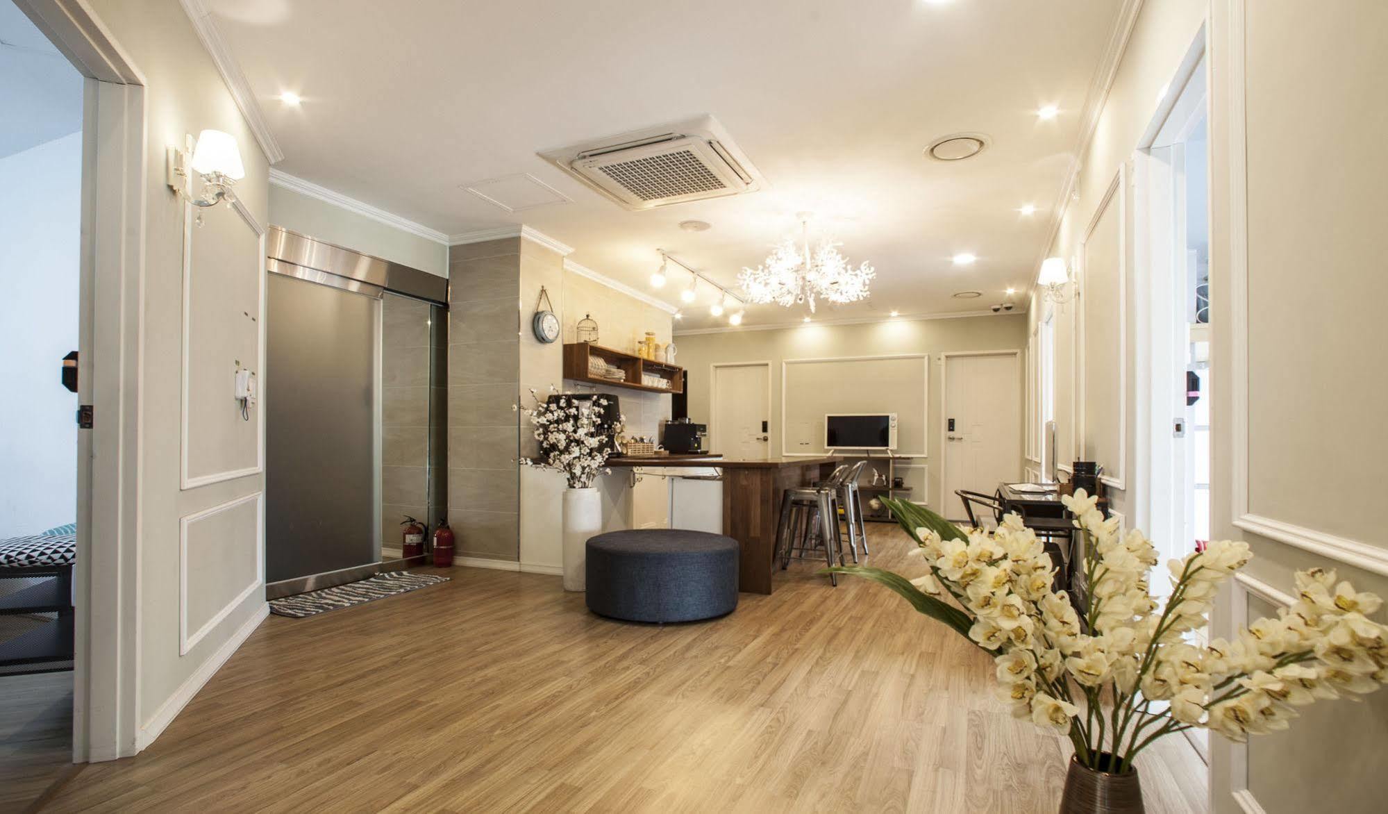 First Guesthouse Busan Exterior foto